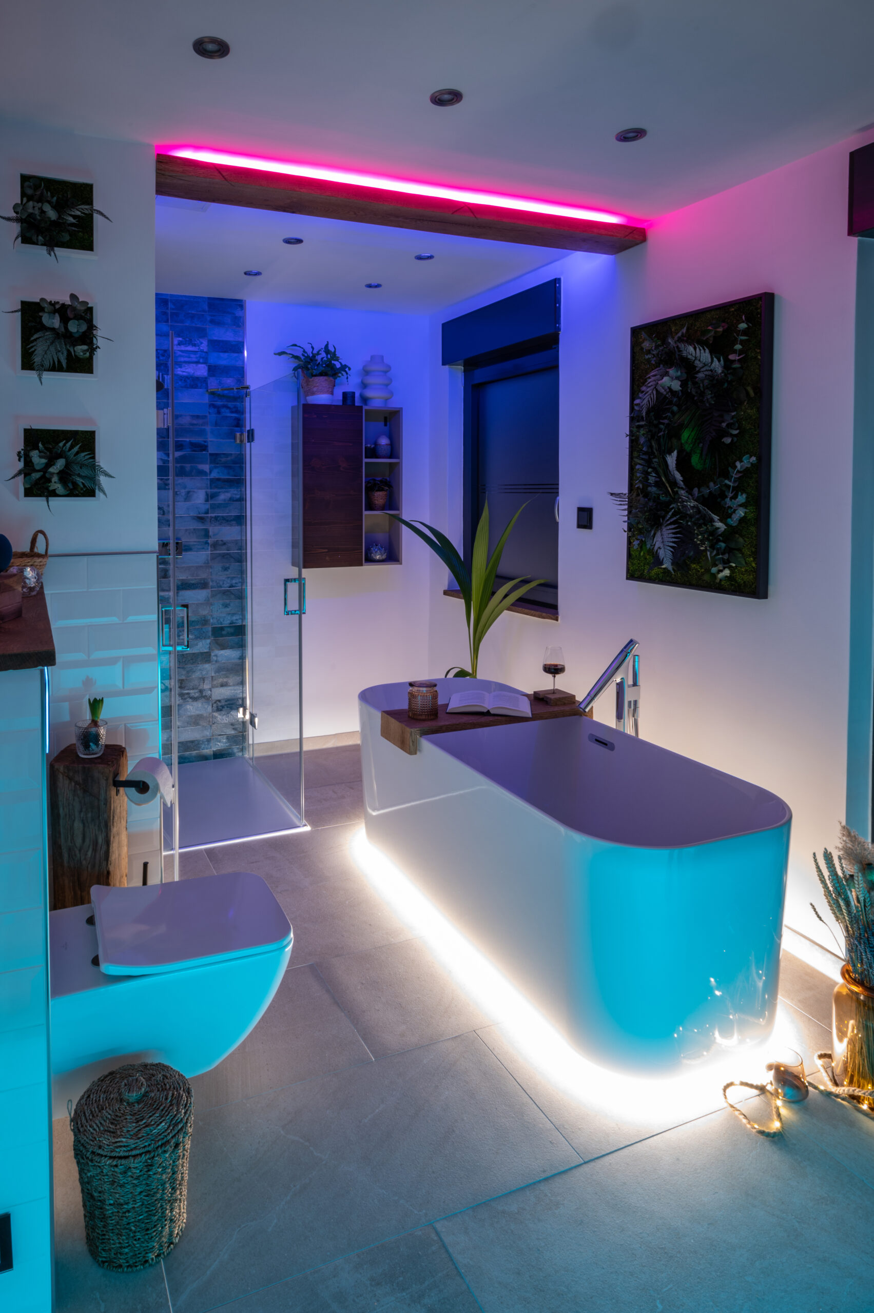 Ambientebeleuchtung in renoviertem Badezimmer mit Philips Hue